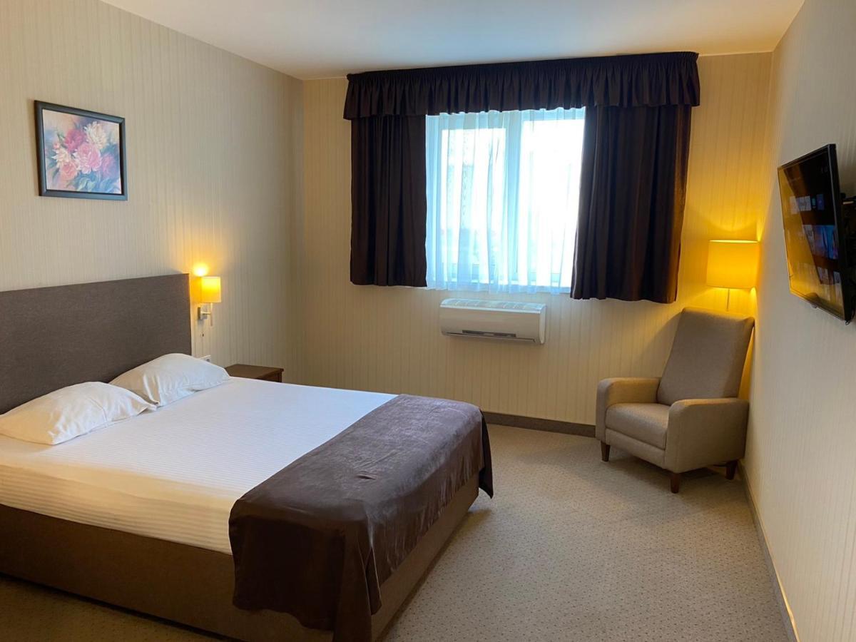 Hotel 7Ya Krasnosilske Esterno foto