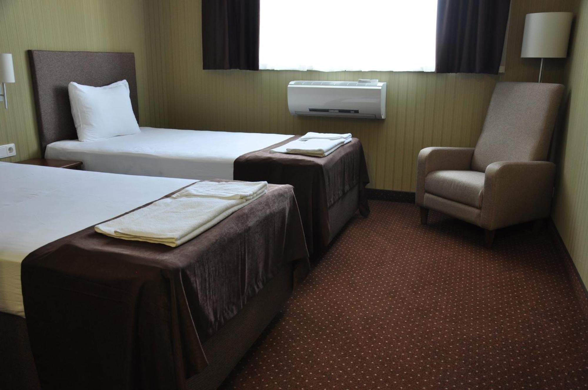 Hotel 7Ya Krasnosilske Esterno foto